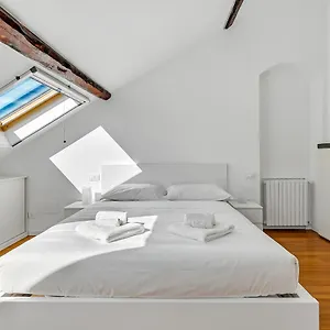 Apartment Cosmopolitan, Milan
